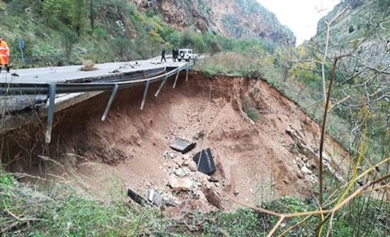 Ξεκίνησε η κακοκαιρία: Χιόνια και καταιγίδες έκλεισαν δρόμους σε βόρεια και δυτική Ελλάδα